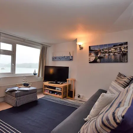2 Bed In Polruan Pc023 *